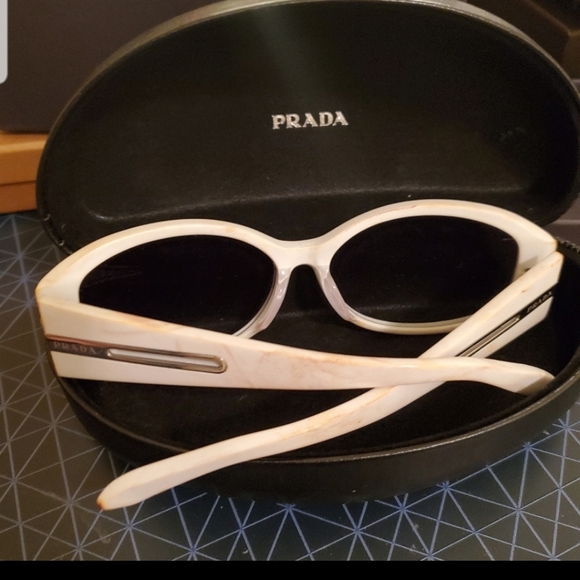 😜SALE😜Prada Sunglasses - Picture 2 of 4